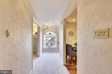 5718 Mayfair Manor Dr unit 101, North Bethesda, MD 20852 - photo 4