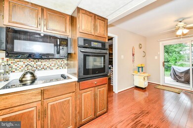 4106 Maureen Ln, Fairfax, VA 22033 - photo 2