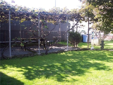 18 Wilson St, Bristol, RI 02809 - photo 5