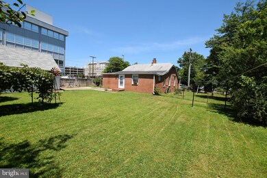 2917 Groveton St, Alexandria, VA 22306 - photo 5