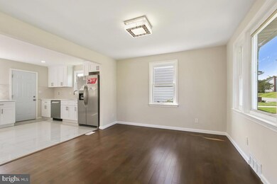 5563 Oakland Rd, Halethorpe, MD 21227 - photo 6