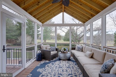 4922 Oakcrest Dr, Fairfax, VA 22030 - photo 6