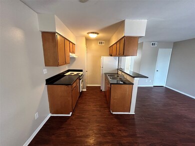 1412 Hawthorne St unit 5, Houston, TX 77006 - photo 3