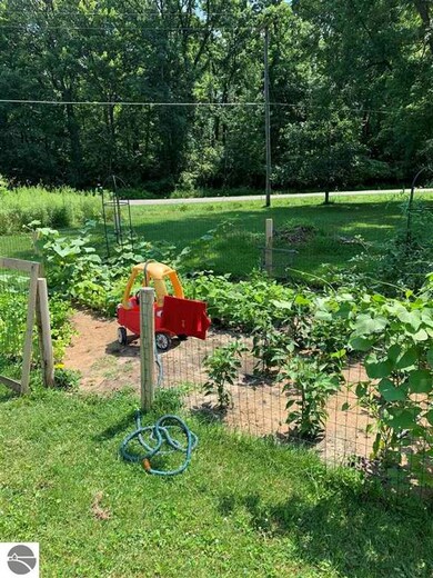 18605 W Sharon Rd, Oakley, MI 48649 - photo 2