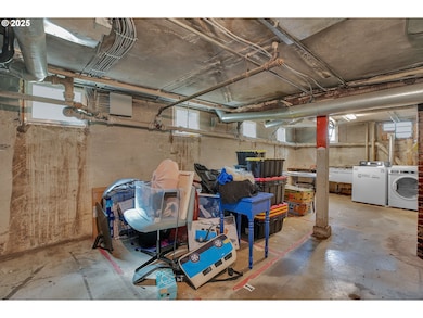 1626 SE Alder St, Portland, OR 97214 - photo 3