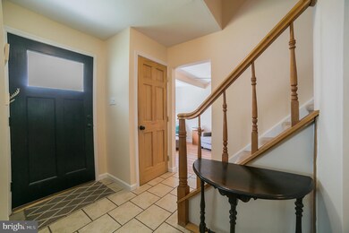 802 Yorktown St, Lansdale, PA 19446 - photo 4