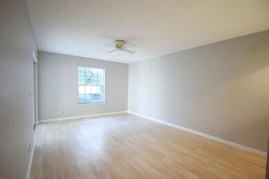 804 Unit 5 Entry Hall