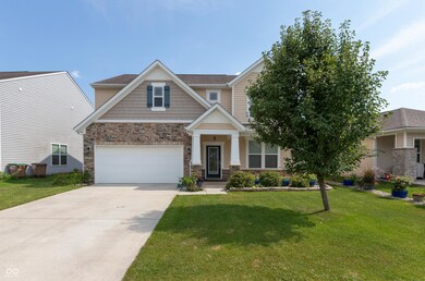 2201 Creek Bank Dr, Columbus, IN 47201 - photo 2