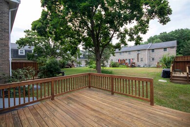 192 Fieldstone Dr, Londonderry, NH 03053 - photo 4