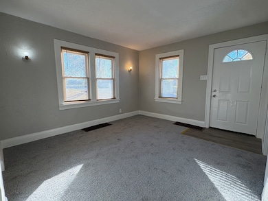 238 N Fairmont Ave, Kankakee, IL 60901 - photo 3