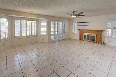 5915 E Fairfield St Mesa AZ-large-003-2-