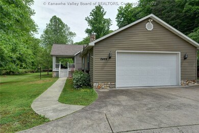 2429 Childress Rd, Alum Creek, WV 25003 - photo 3