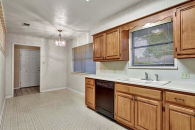 122 Frederick Rd, Fredericksburg, TX 78624 - photo 7