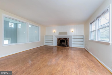 6437 Walters Woods Dr, Falls Church, VA 22044 - photo 6