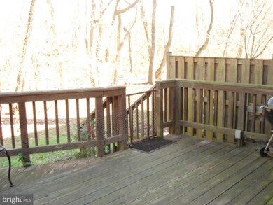 20553 Lowfield Dr, Germantown, MD 20874 - photo 4