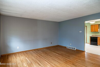 2040 Fiero Ave-7