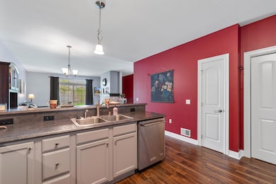 N165W20513 Berry Patch Rd-13