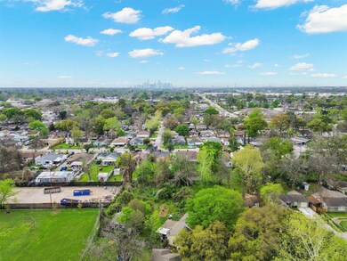 9214 Highlawn St, Houston, TX 77022 - photo 7