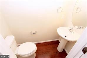 3048 Rittenhouse Cir, Fairfax, VA 22031 - photo 6