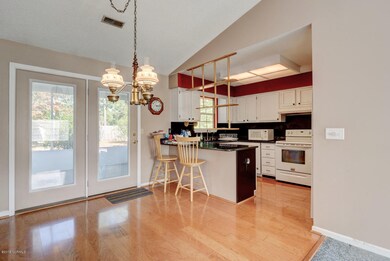 4633 Weybridge Ln Wilmington-large-007-0