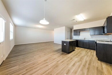 1301 Mallard Cove, Ennis, TX 75119 - photo 7