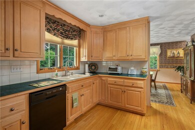 72 Castleton Dr, Cranston, RI 02921 - photo 6