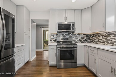 43 Cos Cob Ave unit 1, Cos Cob, CT 06807 - photo 4