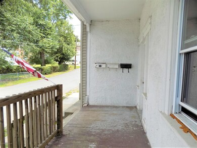 539 E Pine Apt 1 St, Olyphant, PA 18447 - photo 2
