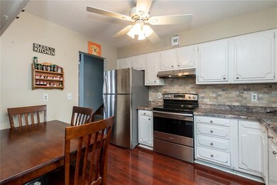 3523 Truber Place, Des Moines, IA 50315 - photo 5