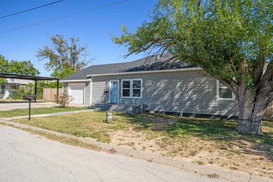 908 Waters Ave, Del Rio, TX 78840 - photo 4