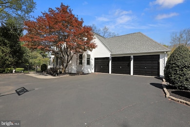 375 Cottonwood Dr, Langhorne, PA 19047 - photo 4