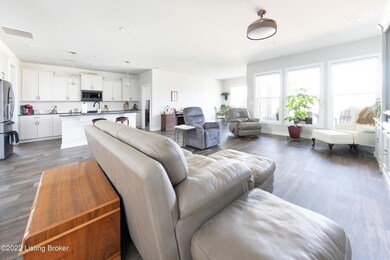 8628 Beaumont Cove Ct, Louisville, KY 40291 - photo 5