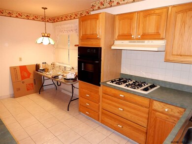 7 Brentwood Ave, Troy, NY 12180 - photo 5