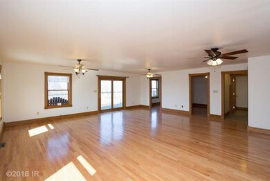 5743 W 4th St S, Newton, IA 50208 - photo 2