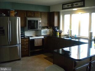 15436 Beachview Dr, Dumfries, VA 22025 - photo 4