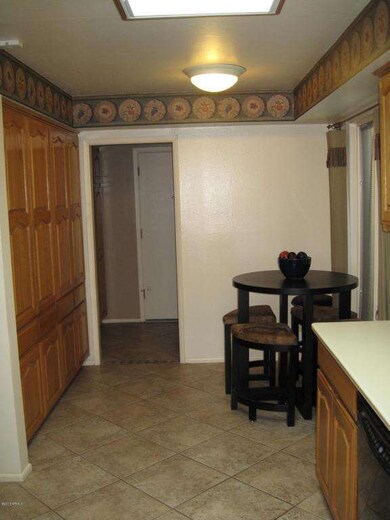 Kitchen Eating Area