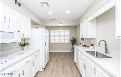 1ED70451-2118-45AF-80B6-1964813A6641