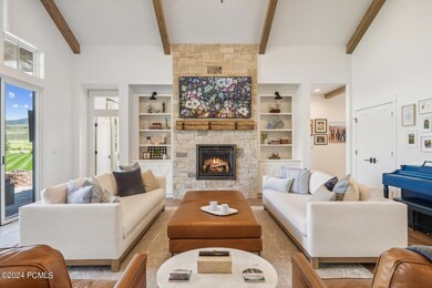 4_Livingroom_1800x1200_4139632