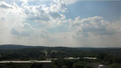 21325 Valley Forge Cir, King of Prussia, PA 19406 - photo 4