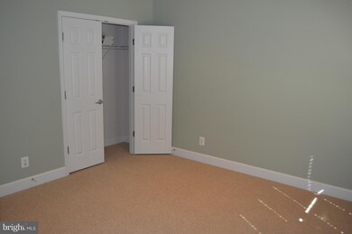 14753 Potomac Branch Dr unit 16, Woodbridge, VA 22191 - photo 3