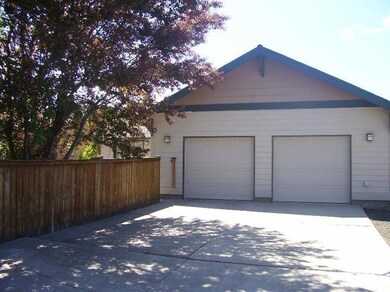 1643 NW Hickory Place, Redmond, OR 97756 - photo 2