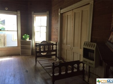 816 W Hopkins St, San Marcos, TX 78666 - photo 5