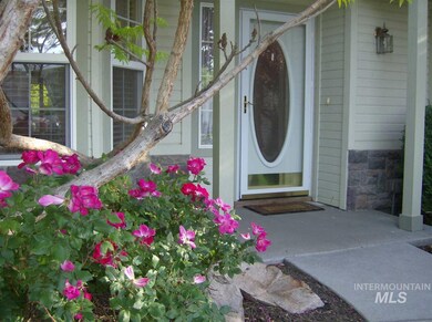 807 Ada Ct, Nampa, ID 83686 - photo 2