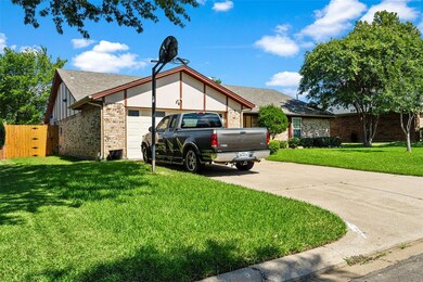 7616 Hunt Dr, North Richland Hills, TX 76182 - photo 2