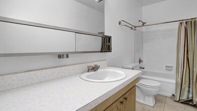18-web-or-mls-1085-hardesty-pl-e