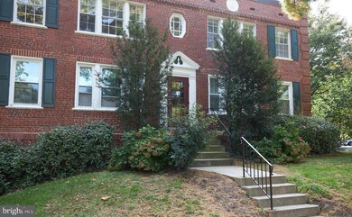 1917 N Rhodes St unit 13, Arlington, VA 22201 - photo 2