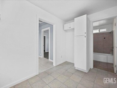 801 Fillmore St, Taft, CA 93268 - photo 7