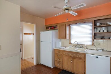 5305 Barton Dr, Shawnee, KS 66203 - photo 3