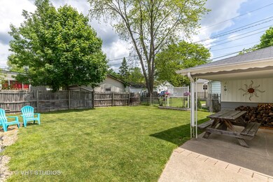 2237 Winnebago Rd unit 3, Waukegan, IL 60087 - photo 4