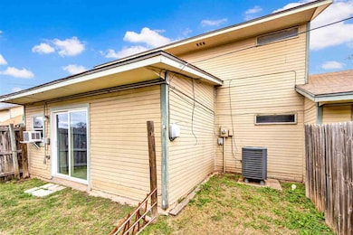 1104 NW 52nd Cir, Lawton, OK 73505 - photo 4